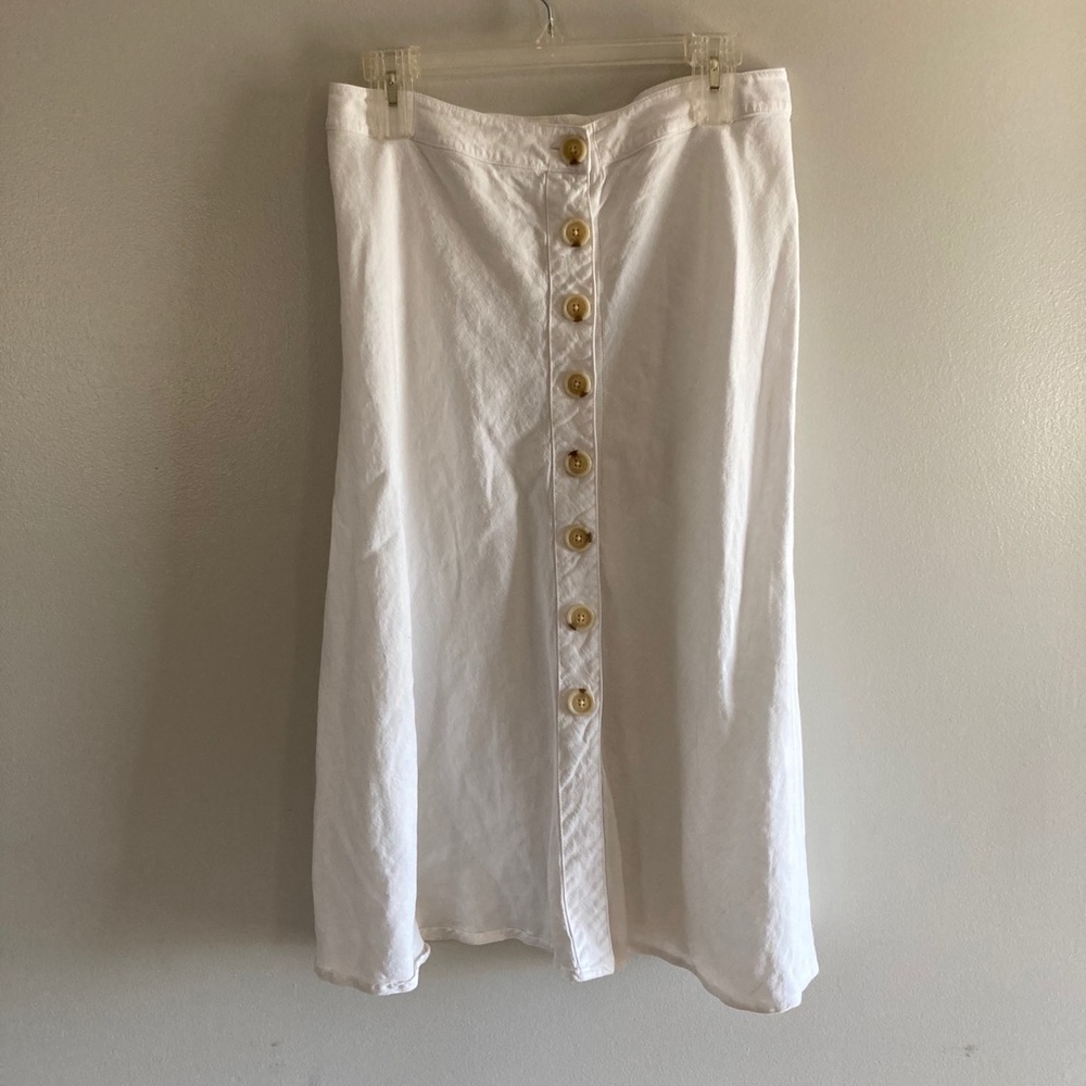 Women’s white skirt